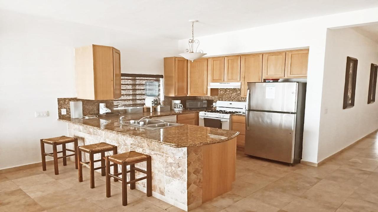 The Suites At Rocky Point 2 Luaran gambar