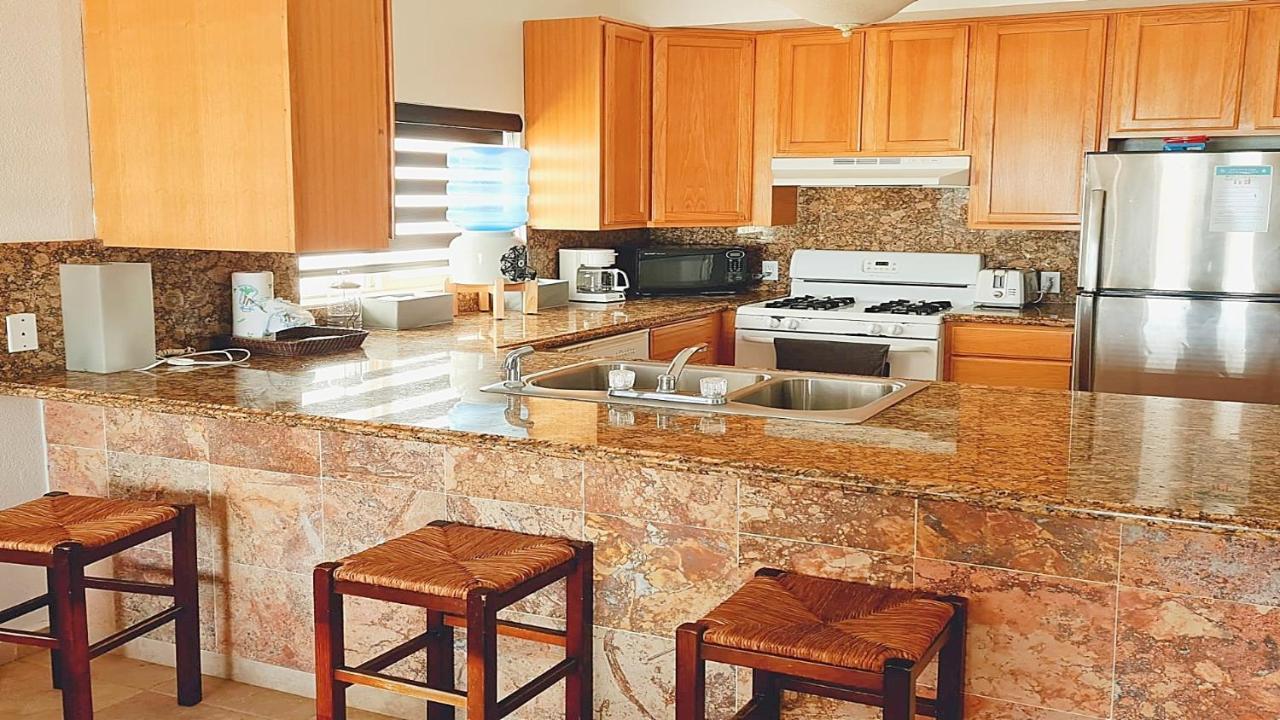 The Suites At Rocky Point 2 Luaran gambar