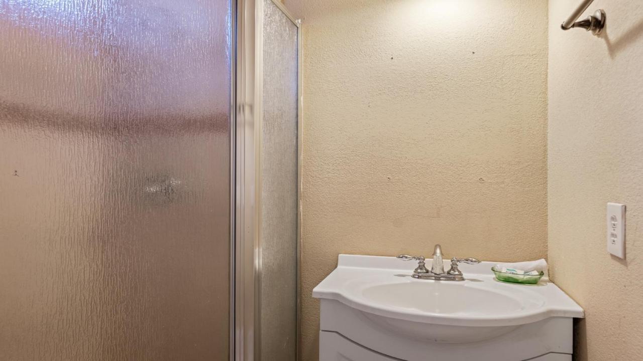 The Suites At Rocky Point 2 Luaran gambar